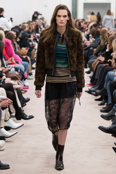 Look 25